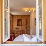 Wynegg Hotel